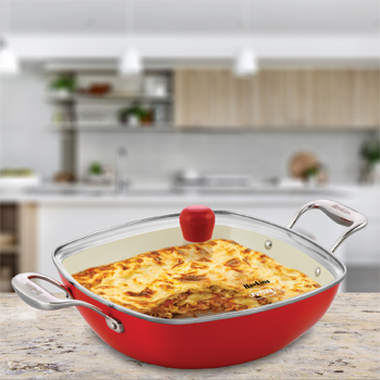 Qué Cerá Cerá 3 Litre Ceramic Coated Kadhai |Square Kadai | Unique Squircle shape - Square mouth Round base | with Glass Lid |Red (ICQK30G)