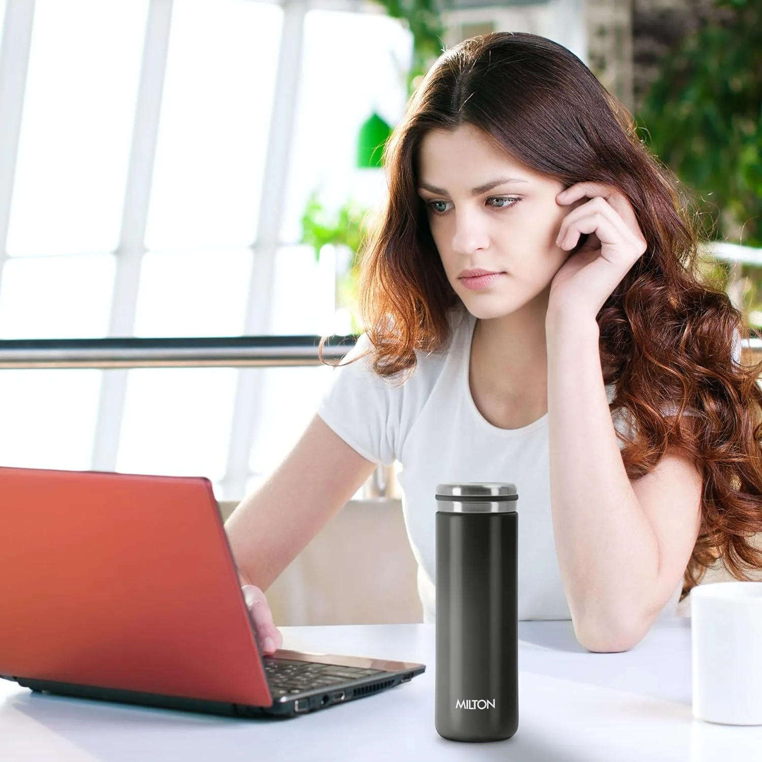 Shiny Hot and Cold Thermosteel Bottle (Milton) - Image 2