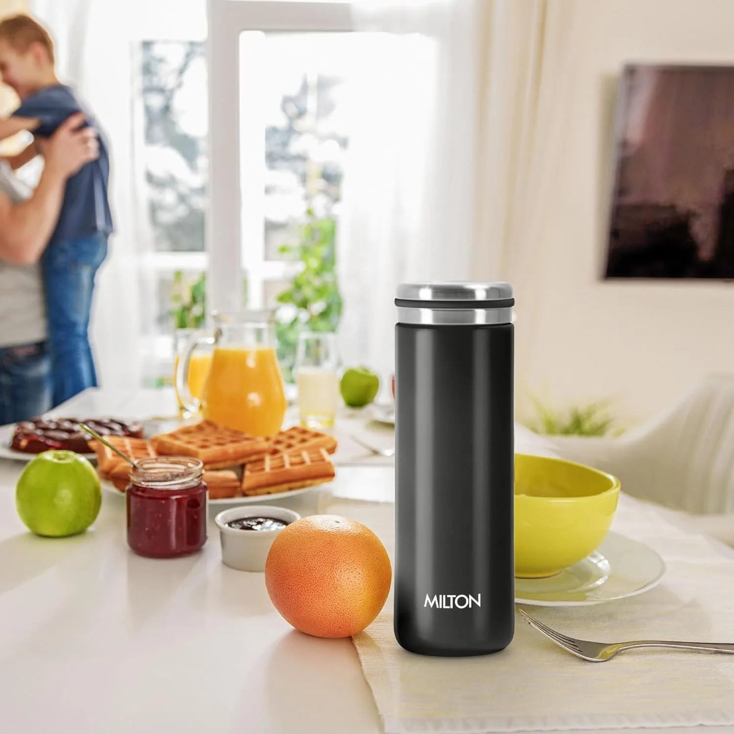 Shiny Hot and Cold Thermosteel Bottle (Milton) - Image 3